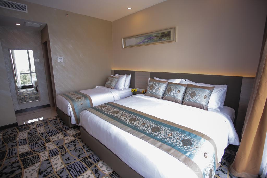 V8 Hotel Джохор Бахру Екстериор снимка