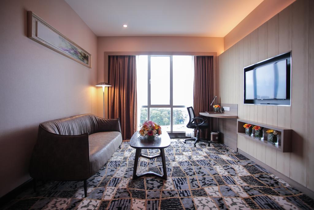 V8 Hotel Джохор Бахру Екстериор снимка